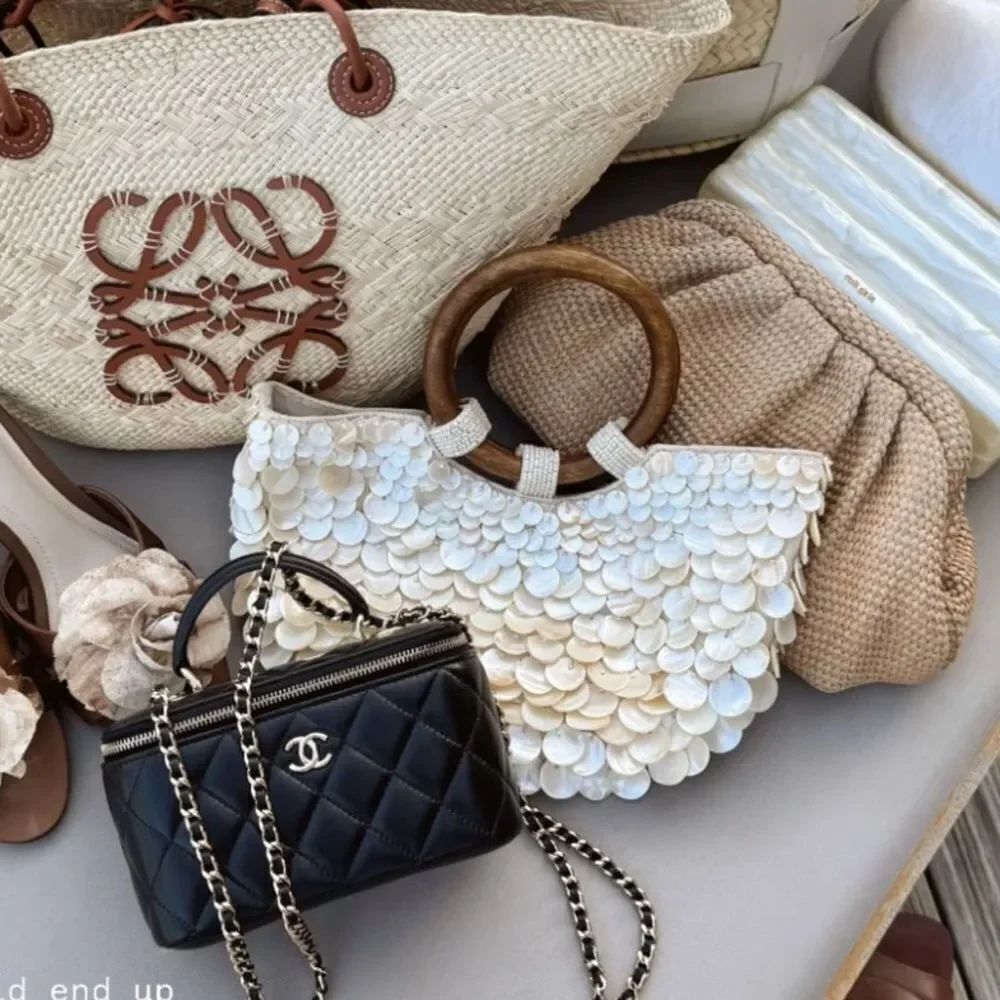 Beaded seashell bag - Picture 6 of 8